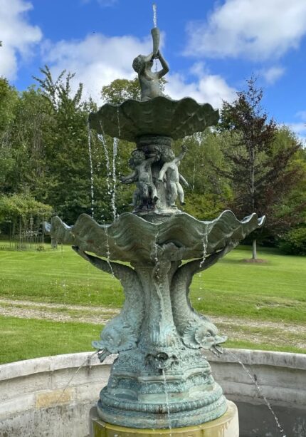 One-ton antique bronze fountain stolen from Wiltshire garden – The History Blog